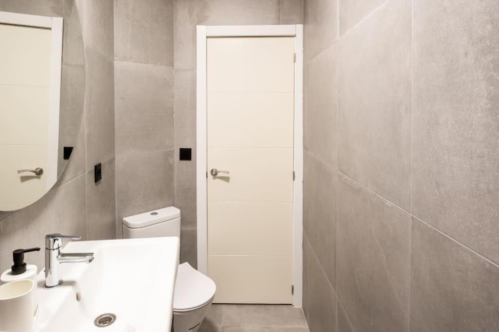 Mia Suite. Center Of セビリア エクステリア 写真